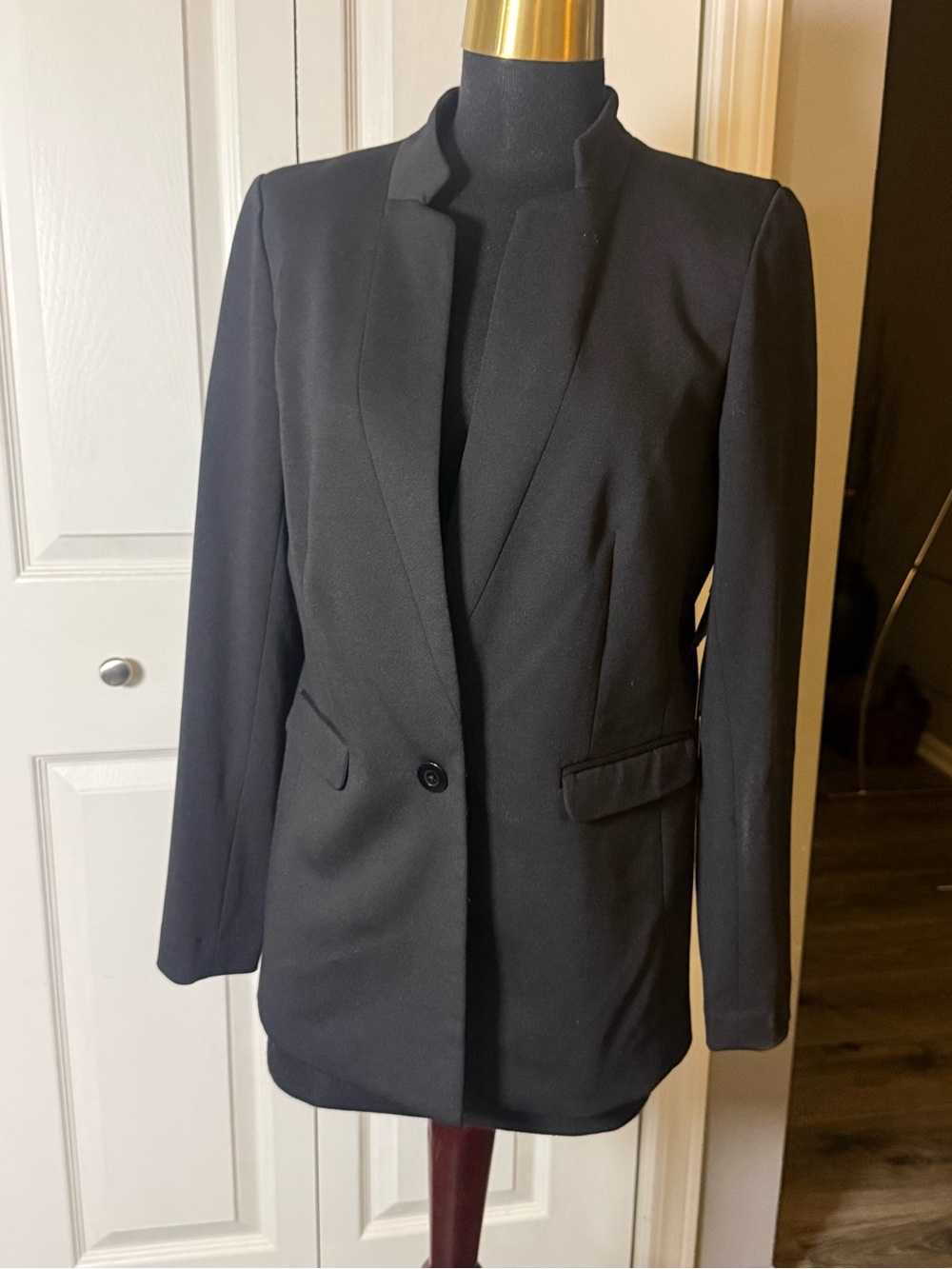 NWT Victor Alfaro Black One Button Blazer Jacket Women’s Medium